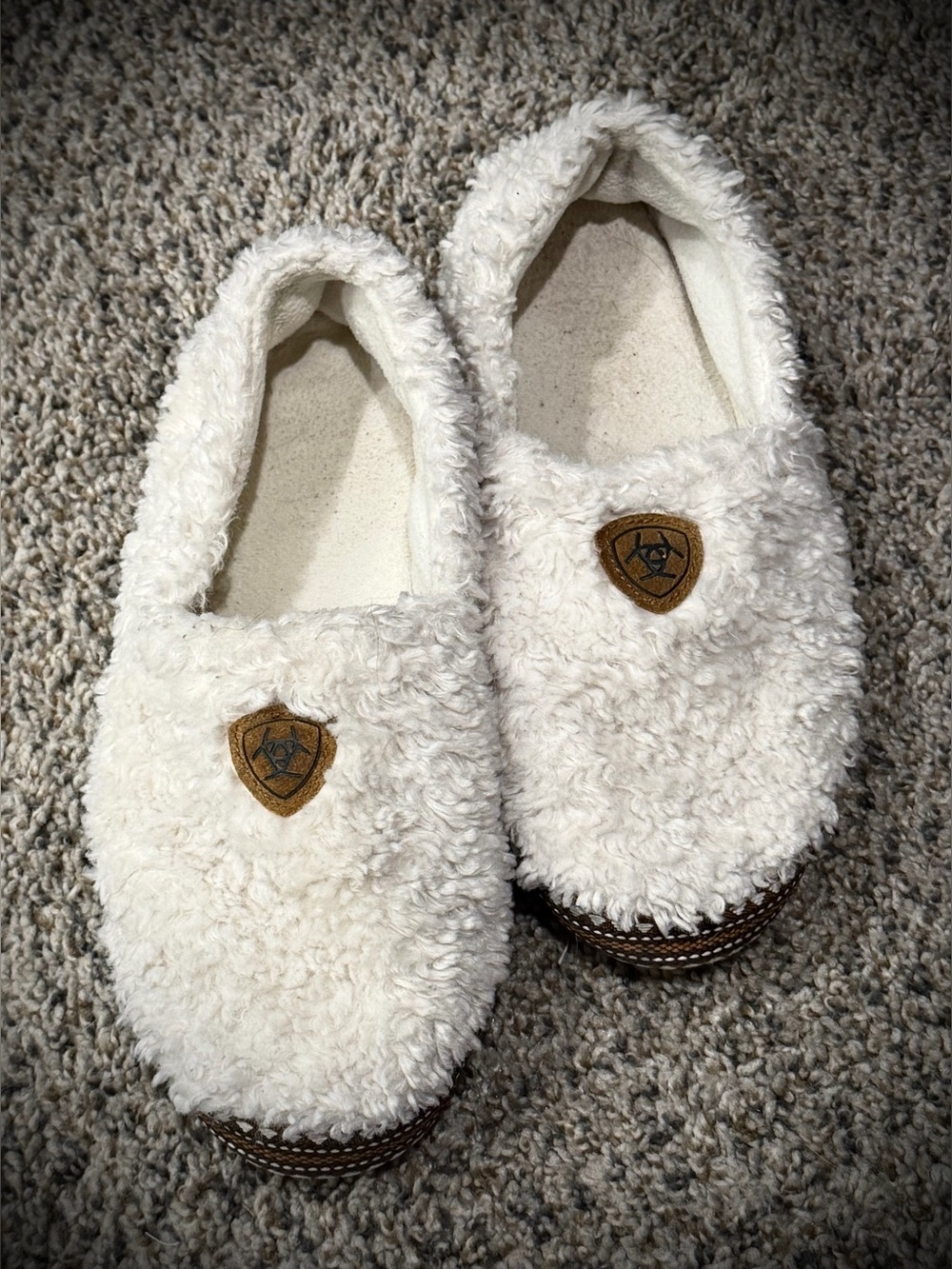 Ariat Snuggle Slippers - Women’s Medium